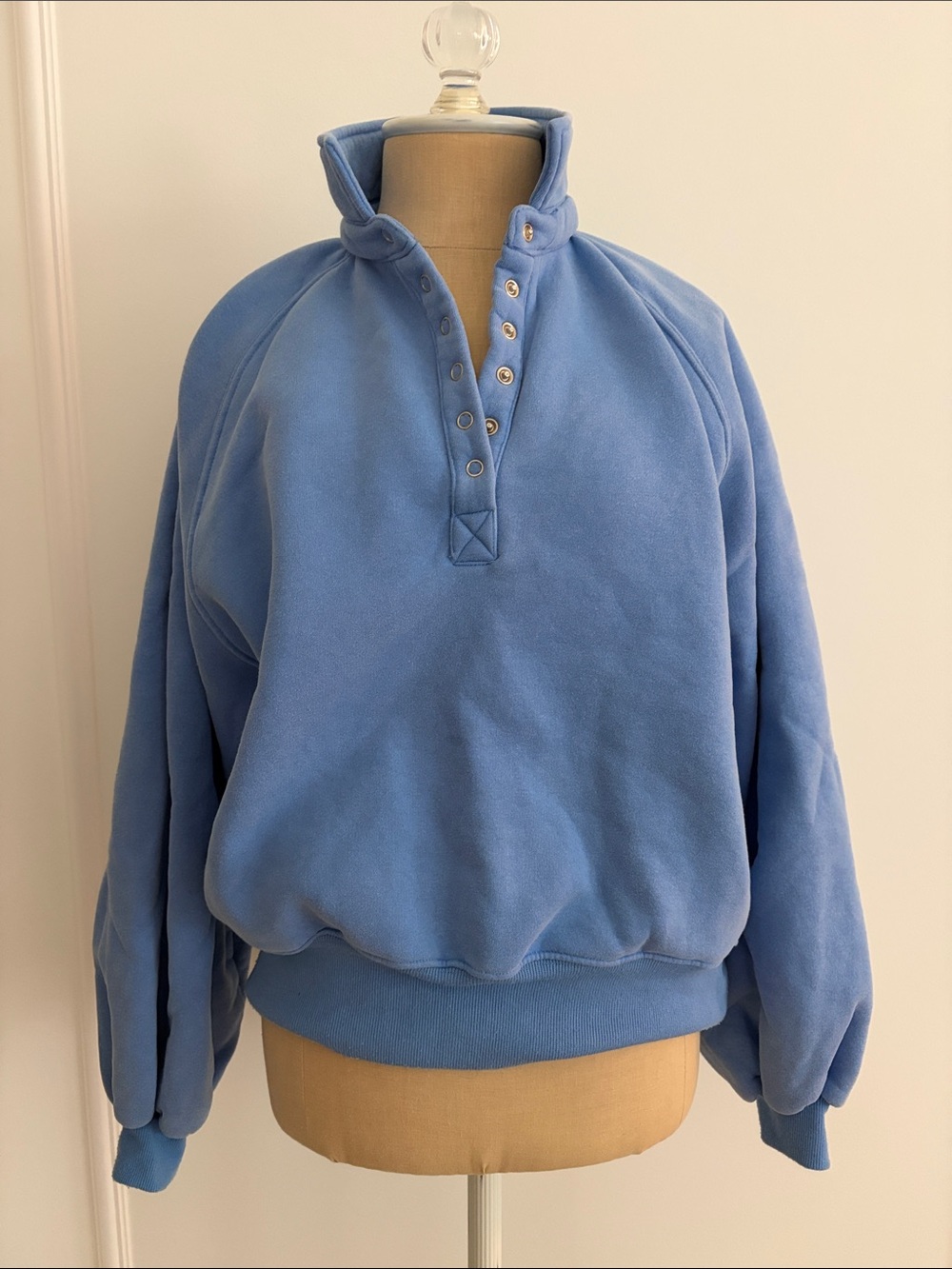 Cute & Cozy! AS Revival Sweatshirt with bubble sleeves, bright blue, XS, GUC